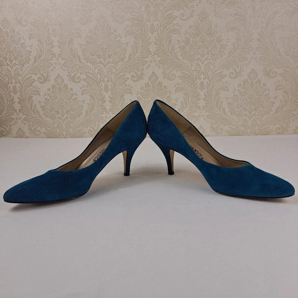 Bandolino Size 7.5M Turquoise Suede Heels Pointed Toe Made In Italy